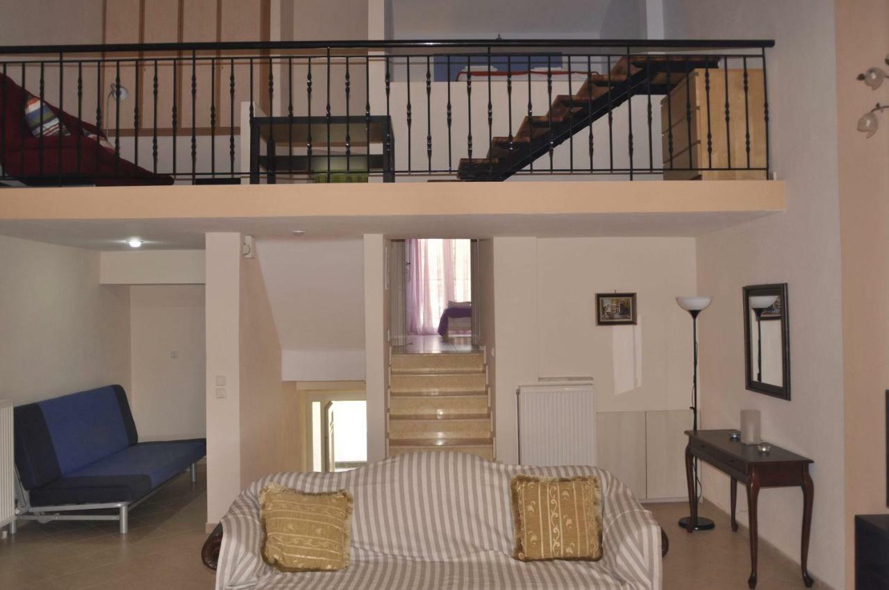 Feel Free Villa Palaiontsiflikion Exterior photo